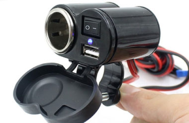 Carregador USB para moto: nunca mais deixe o smartphone sem bateria